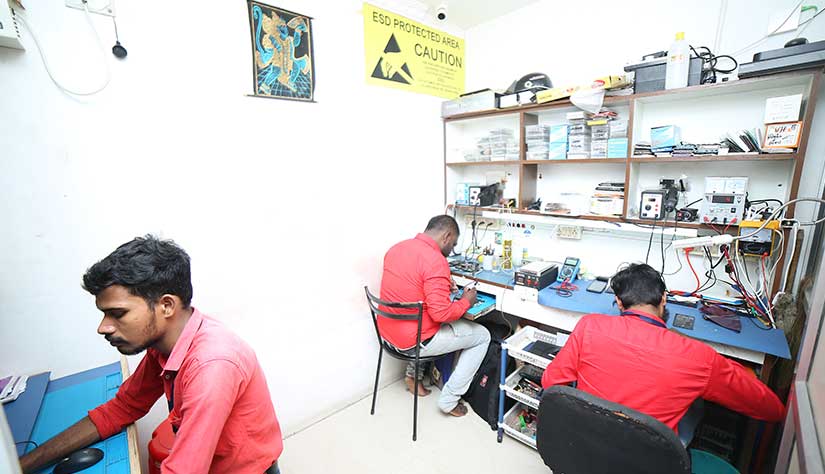 best mobile service in chennai, top mobile service in chennai, mobile service in chennai, Mobile Phone repair service center in chennai: We repair all brands cell phone like Apple iphone, Samsung, Mi, oneplus, motorola, blackberry,  gionee, LG, htc, asus, nokia, oppo, honor, oppo & vivo etc. We fix broken screen, battery, network issue, motherboard, mic, speaker & camera repair in chennai