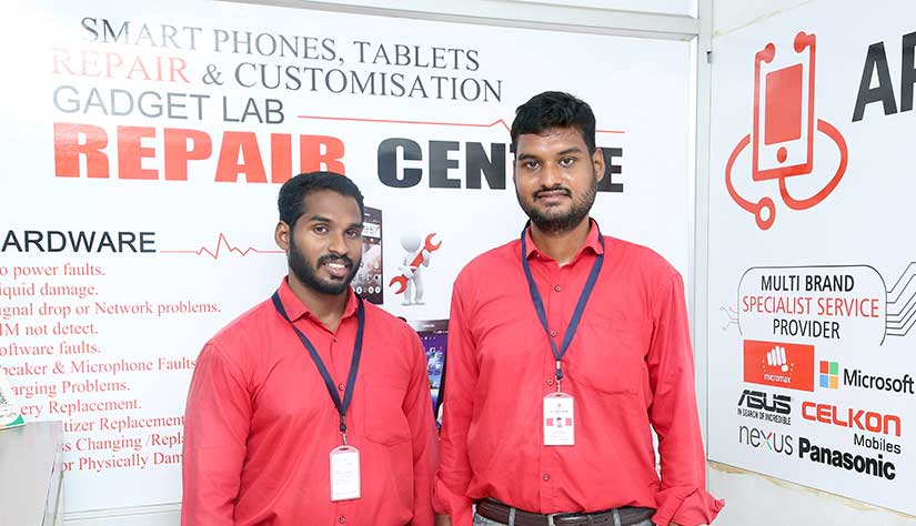 best mobile service in chennai, top mobile service in chennai, mobile service in chennai, Mobile Phone repair service center in chennai: We repair all brands cell phone like Apple iphone, Samsung, Mi, oneplus, motorola, blackberry,  gionee, LG, htc, asus, nokia, oppo, honor, oppo & vivo etc. We fix broken screen, battery, network issue, motherboard, mic, speaker & camera repair in chennai